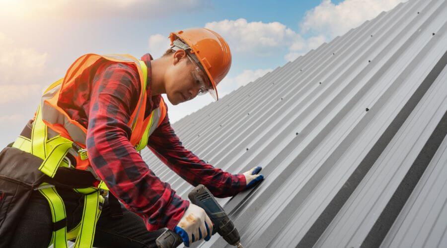 Professional residential roofers in Lost Nation, IA